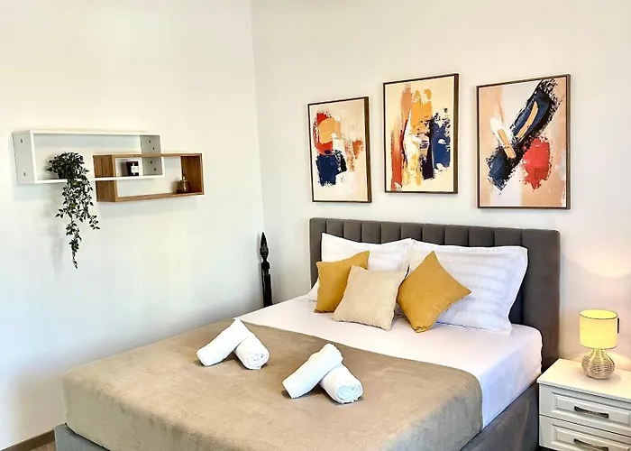 Soraya - New Bazaar * Tirana